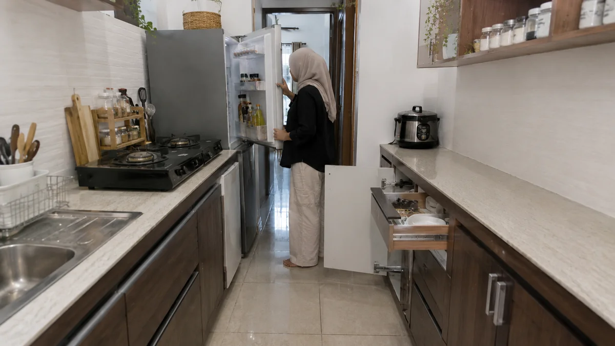10. Dua Sisi Berhadapan Tidak Selalu Cocok untuk Dapur Sempit