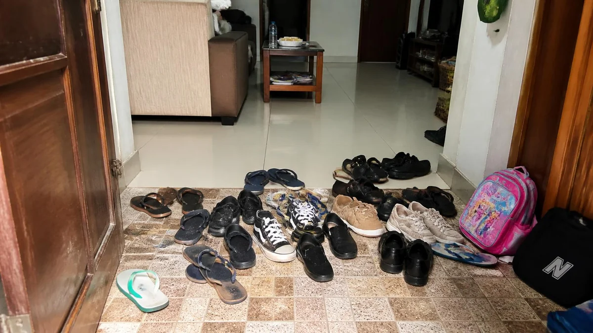 Mengapa Area Pintu Masuk Cepat Berantakan?