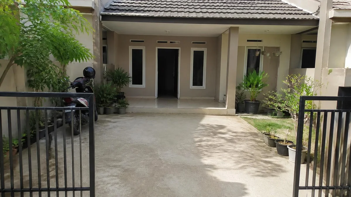 Cara Menata Kebun Depan Rumah agar Pandangan dan Akses Masuk Tetap Lapang
