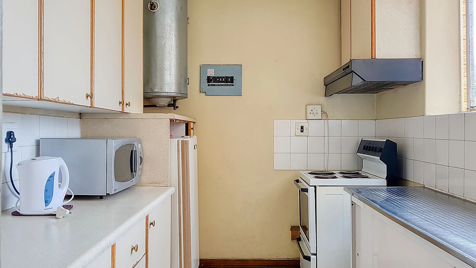 Bagi dapur menjadi beberapa zona sederhana