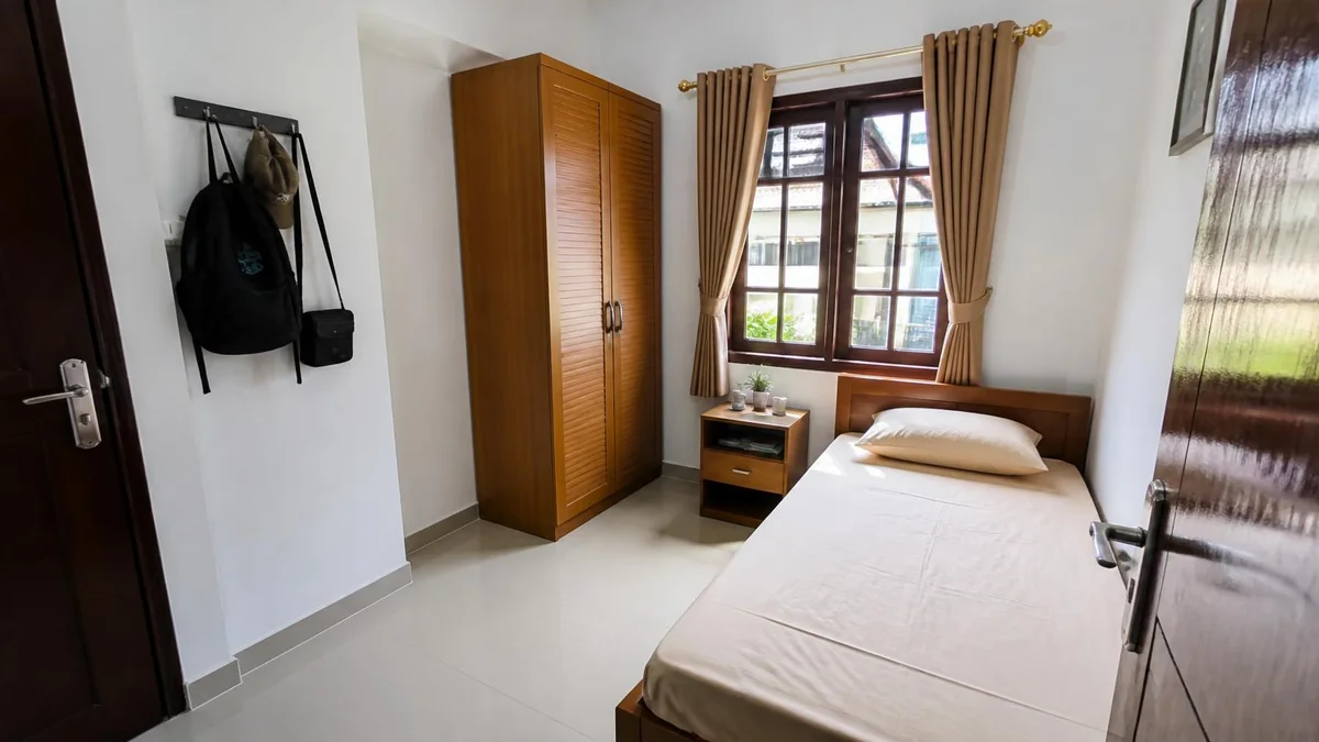 Posisi Lemari di Kamar Kecil agar Jalur Jalan Tetap Lega